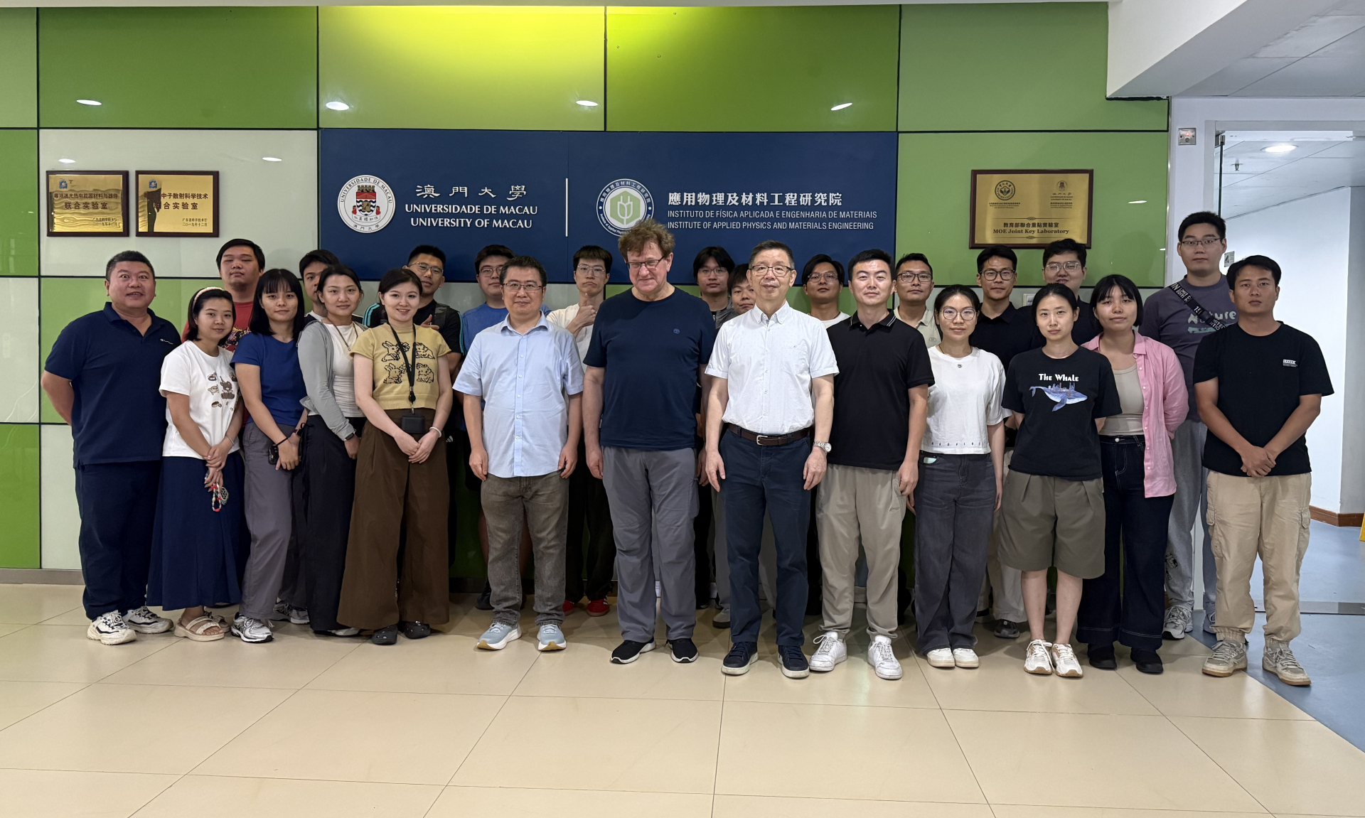 专家讲座——工程设计中的非线性动力学